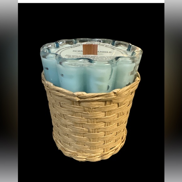 BAJA CACTUS BLOOM, SCENT UNLEASHED LLC LUXURY HAND POURED SCENTED CANDLES - Picture 3 of 5